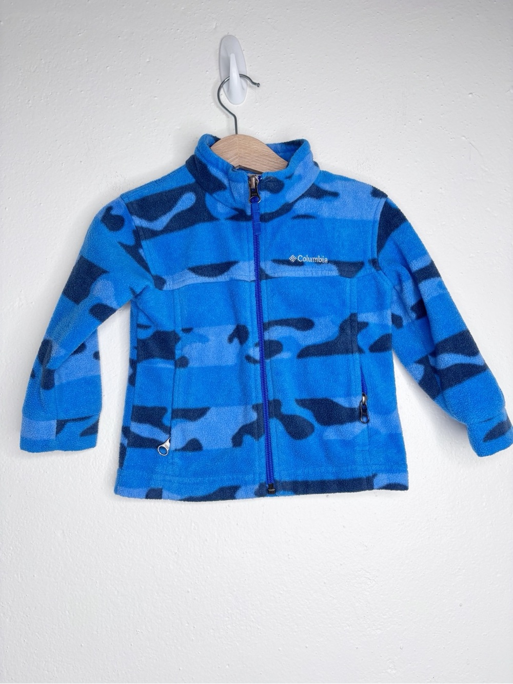 Columbia Blue Camo Kids Fleece Jacket Size 2T EUC